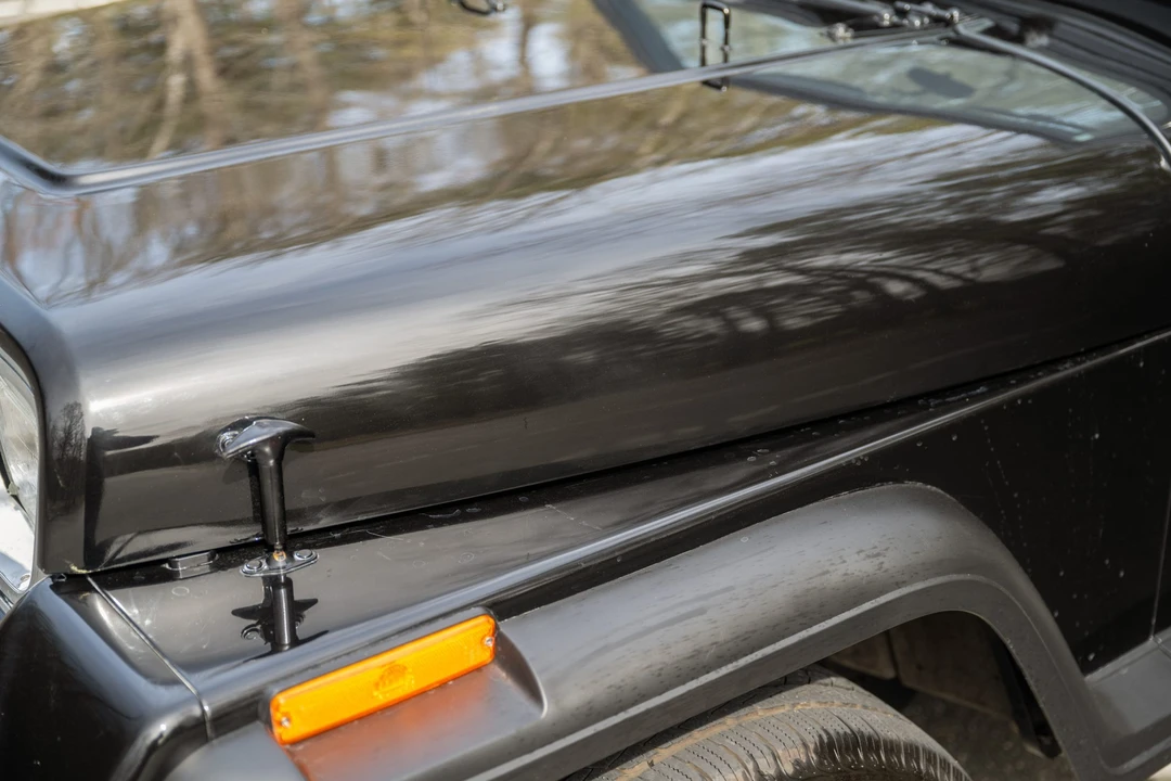 1994 Jeep YJ Wrangler - Image 15 of 31
