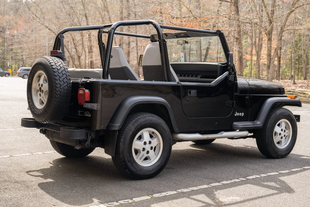 1994 Jeep YJ Wrangler - Image 6 of 31