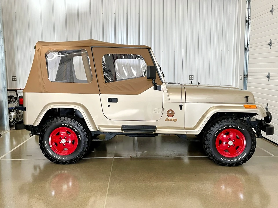 1994 Jeep YJ Wrangler - Image 7 of 31