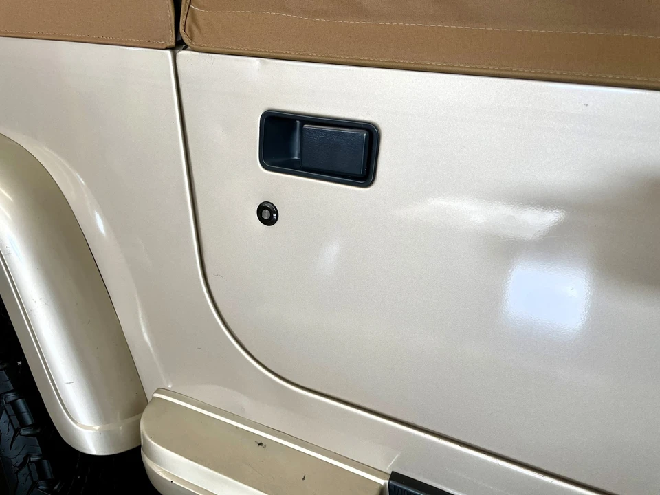 1994 Jeep YJ Wrangler - Image 17 of 31