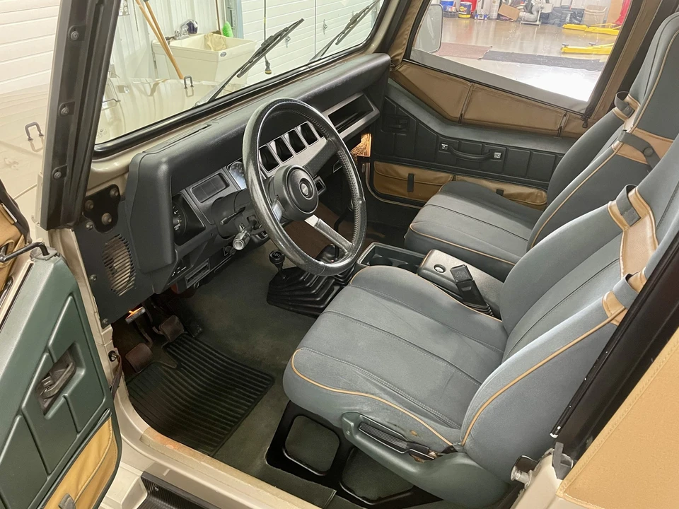1994 Jeep YJ Wrangler - Image 26 of 31