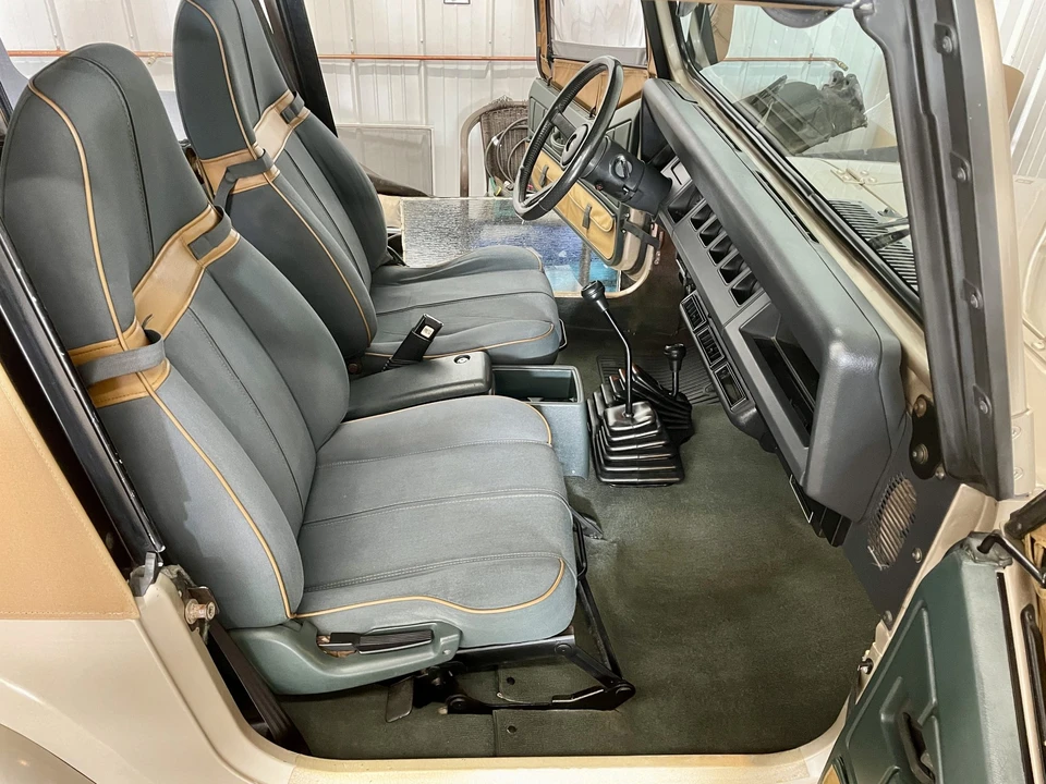1994 Jeep YJ Wrangler - Image 29 of 31