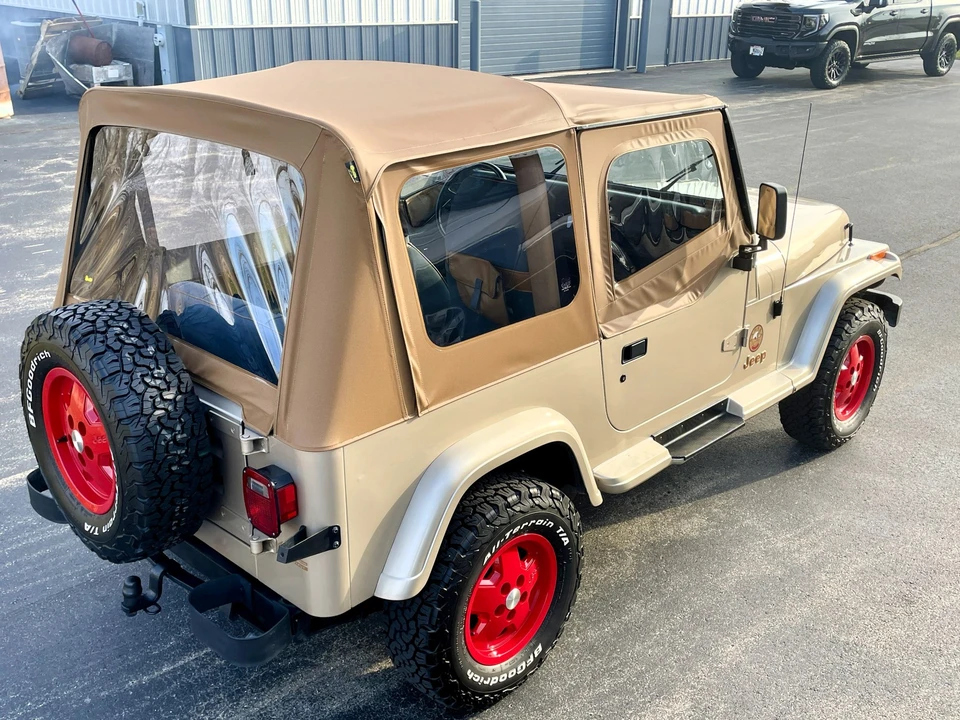 1994 Jeep YJ Wrangler - Image 5 of 31