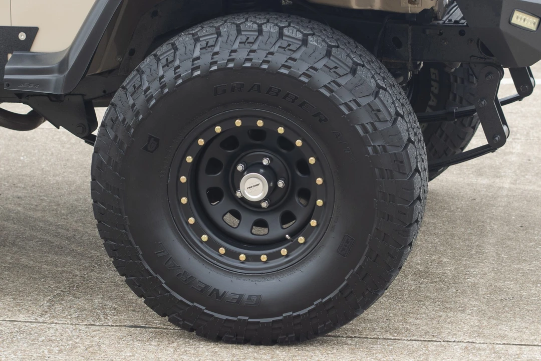 1994 Jeep YJ Wrangler - Image 28 of 31