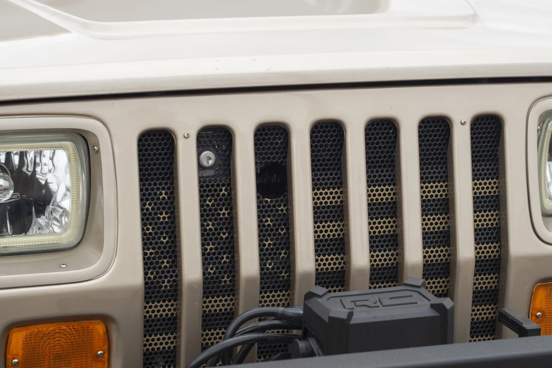 1994 Jeep YJ Wrangler - Image 14 of 31