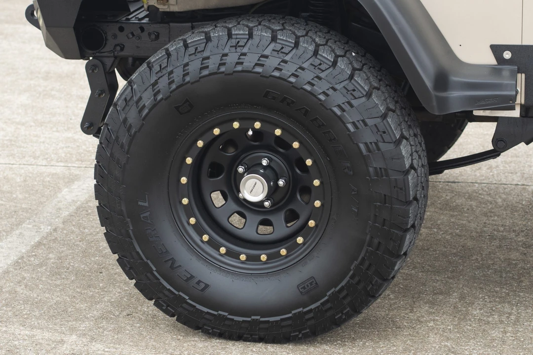 1994 Jeep YJ Wrangler - Image 27 of 31