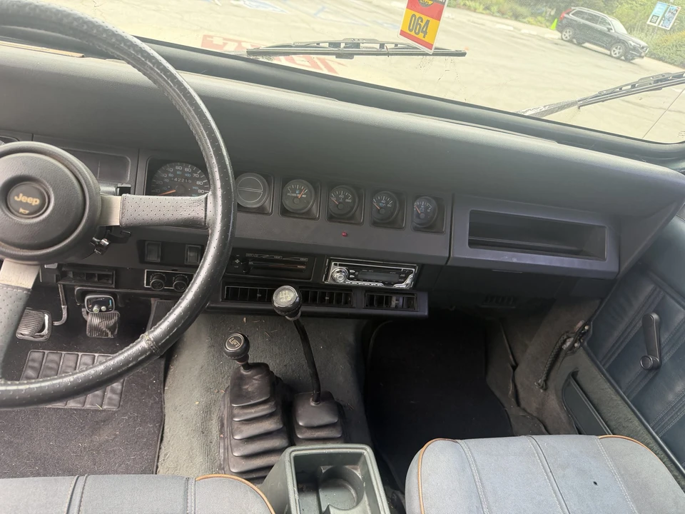 1994 Jeep YJ Wrangler - Image 29 of 31