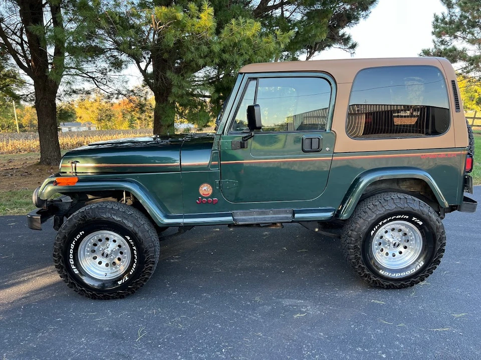 1994 Jeep YJ Wrangler - Image 15 of 31