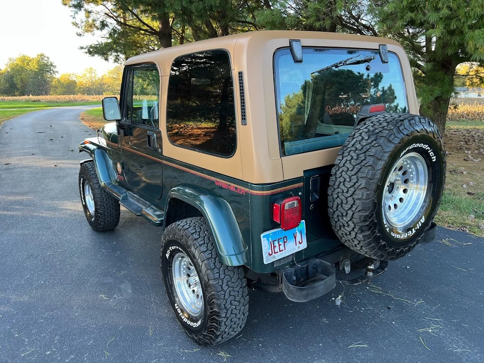 1994 Jeep YJ Wrangler - Image 13 of 31