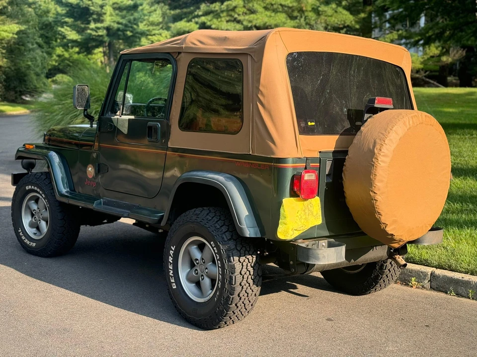 1994 Jeep YJ Wrangler - Image 8 of 31