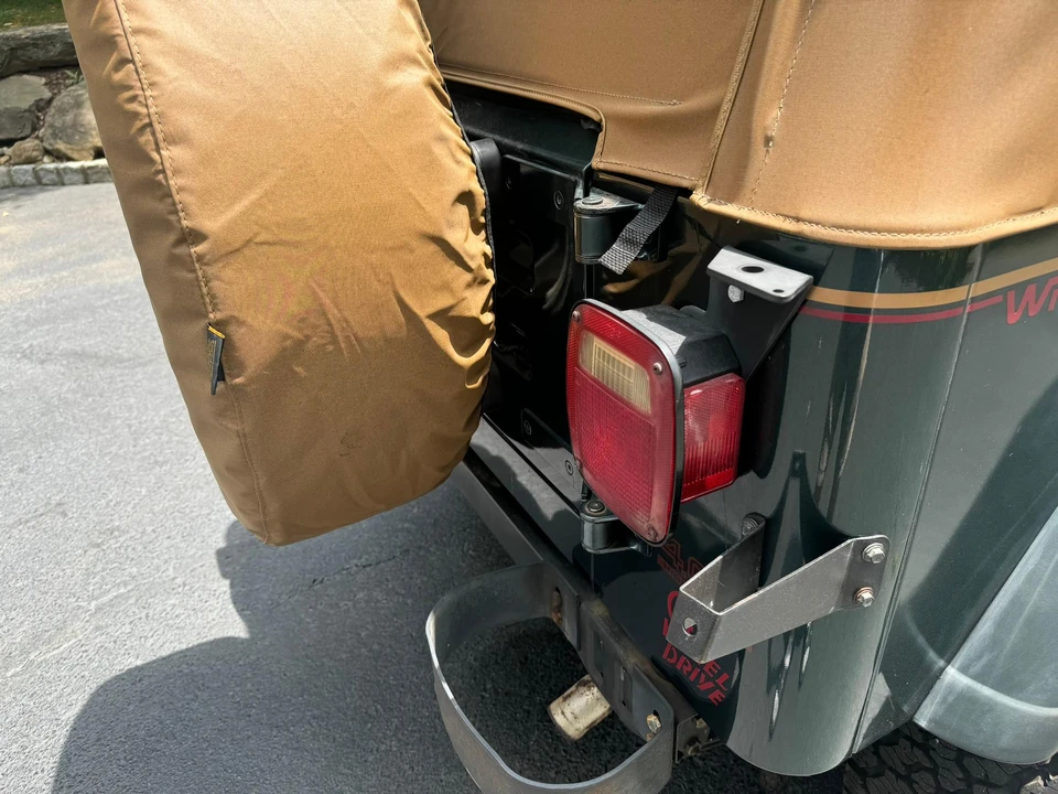 1994 Jeep YJ Wrangler - Image 29 of 31