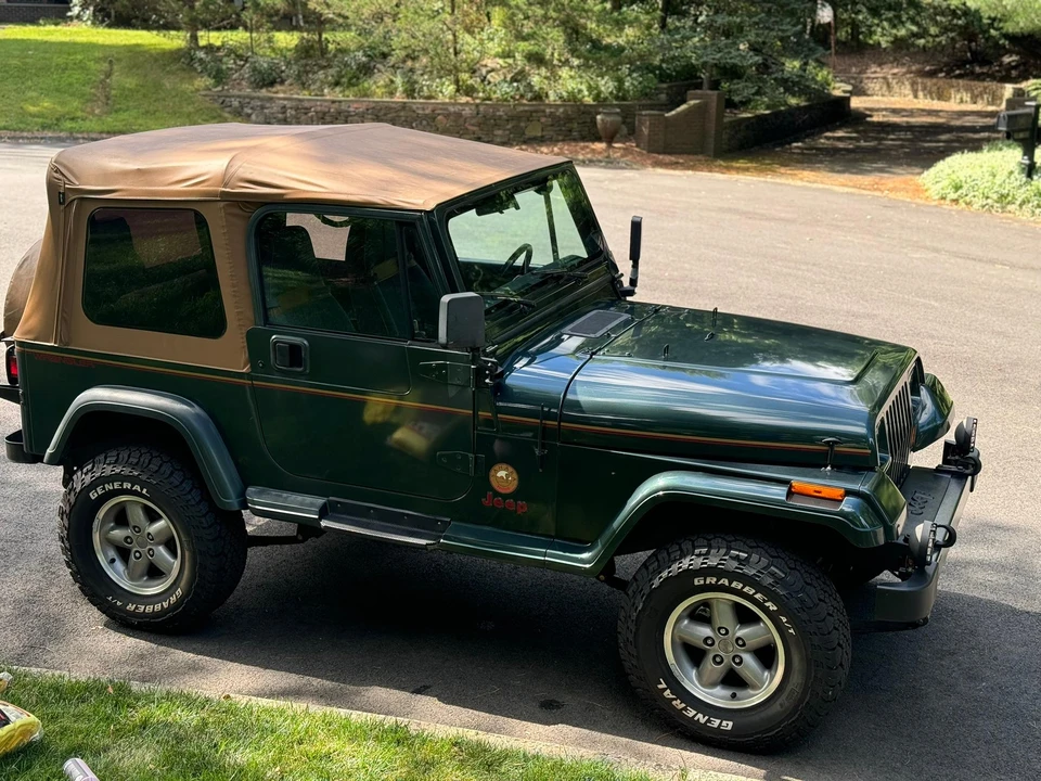 1994 Jeep YJ Wrangler - Image 13 of 31
