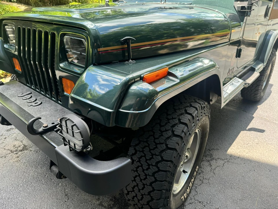 1994 Jeep YJ Wrangler - Image 19 of 31