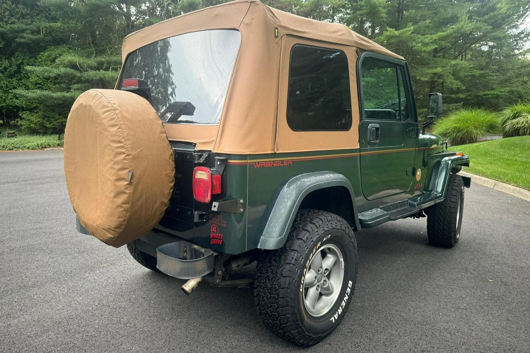 1994 Jeep YJ Wrangler - Image 4 of 31
