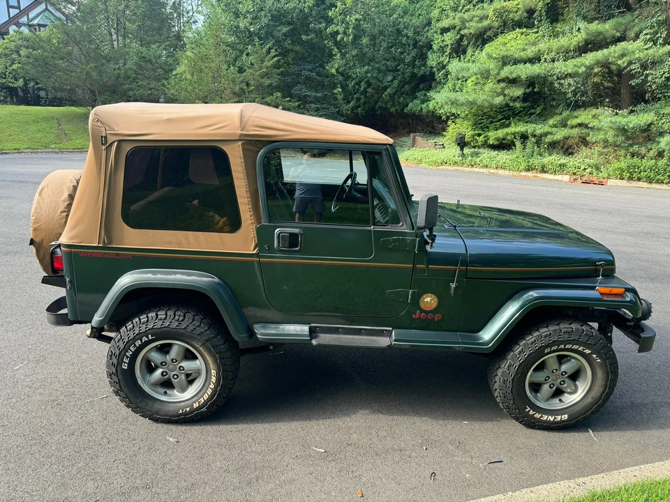1994 Jeep YJ Wrangler - Image 12 of 31