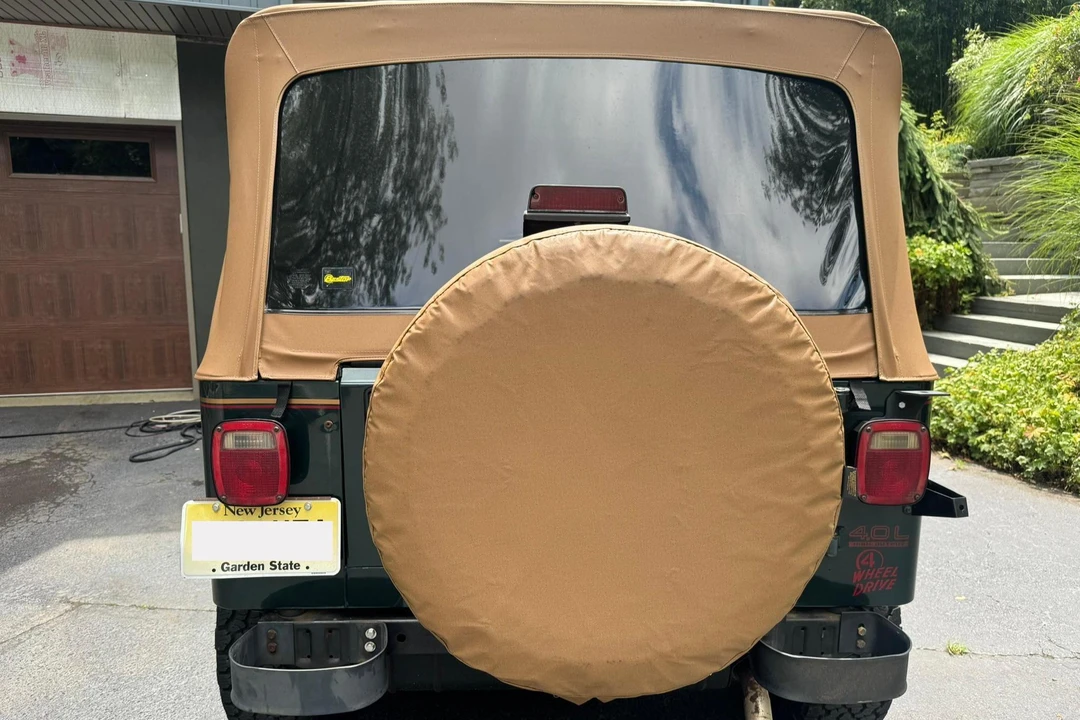 1994 Jeep YJ Wrangler - Image 5 of 31
