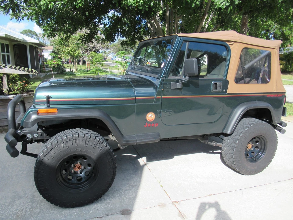 1994 Jeep YJ Wrangler - Image 10 of 31