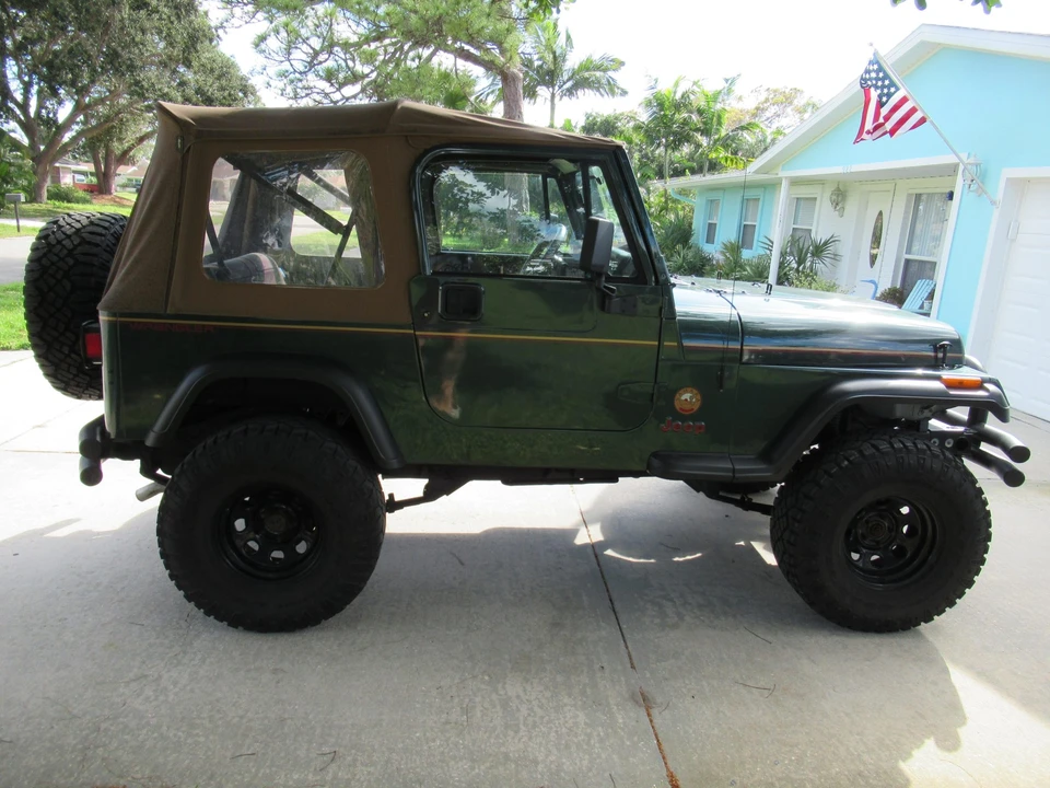 1994 Jeep YJ Wrangler - Image 14 of 31