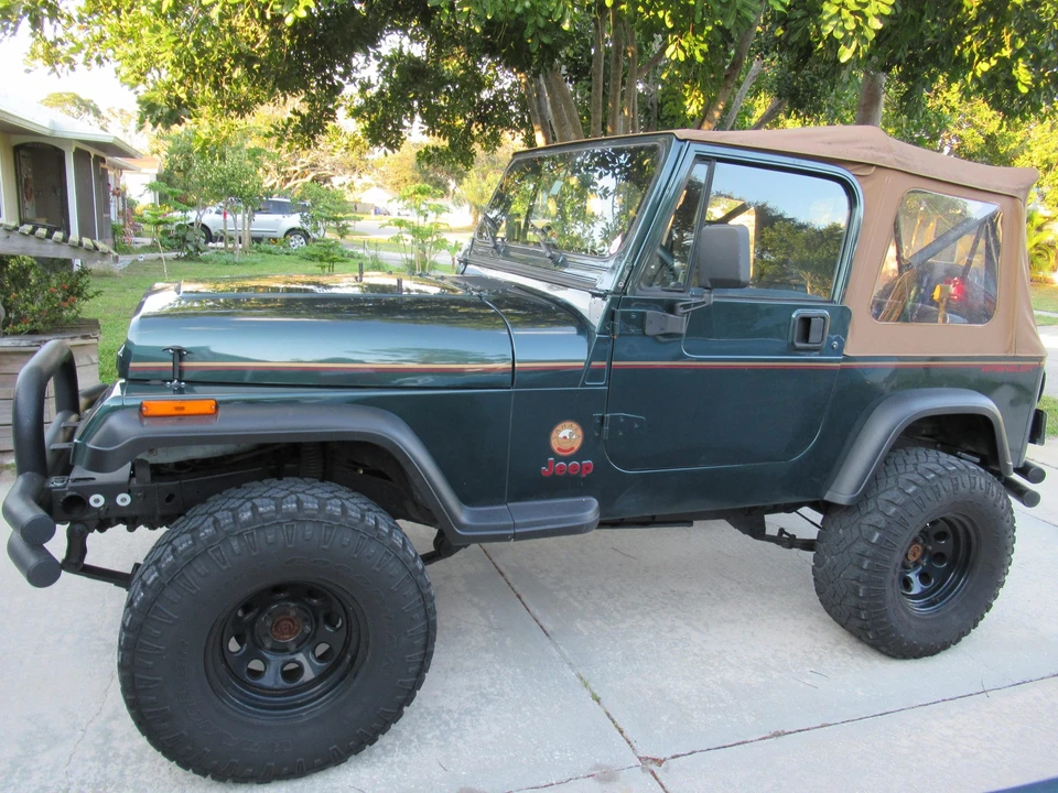 1994 Jeep YJ Wrangler - Image 11 of 31