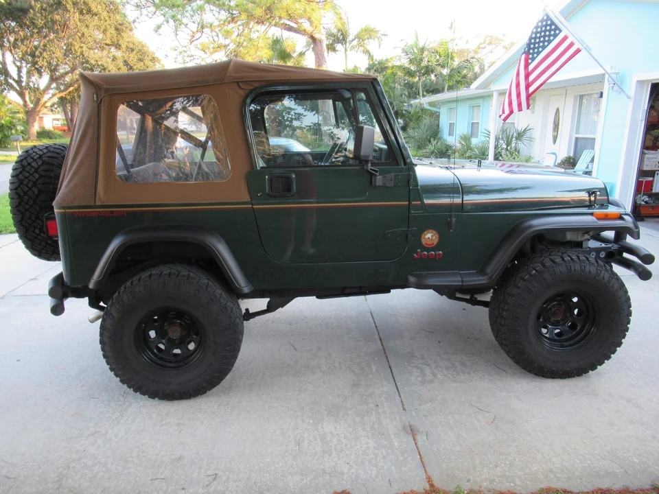 1994 Jeep YJ Wrangler - Image 13 of 31