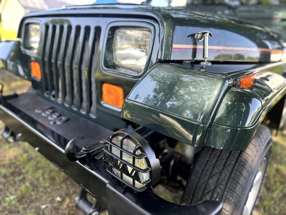 1994 Jeep YJ Wrangler - Image 16 of 31