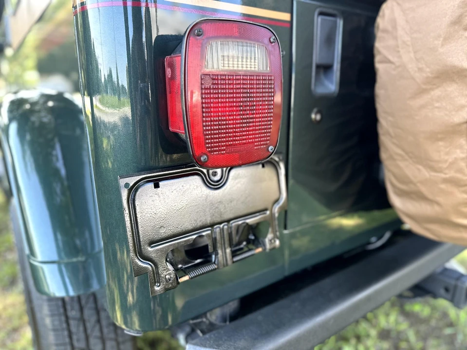 1994 Jeep YJ Wrangler - Image 23 of 31