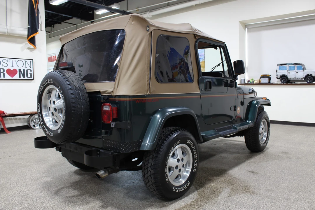 1994 Jeep YJ Wrangler - Image 21 of 31