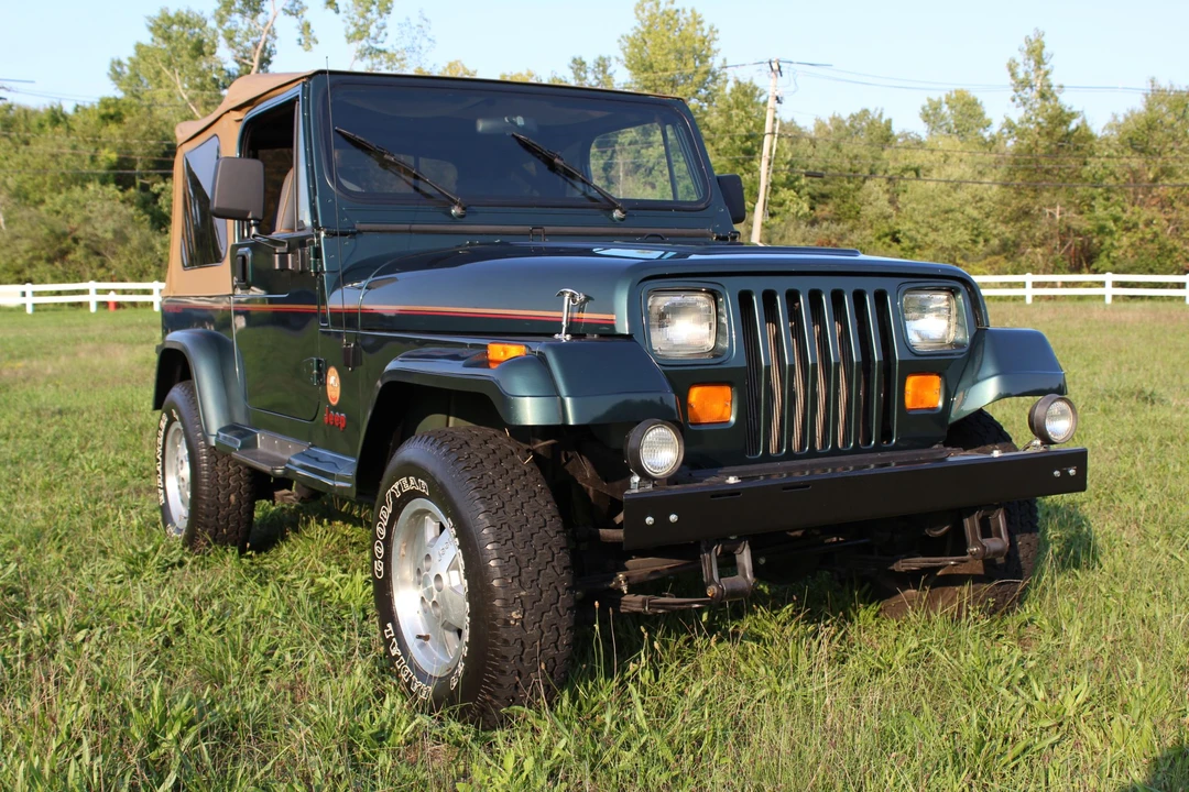 1994 Jeep YJ Wrangler - Image 13 of 31