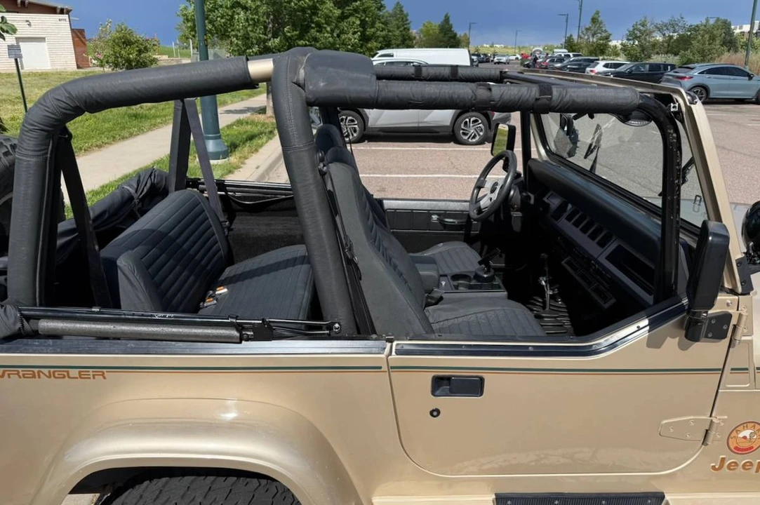 1994 Jeep YJ Wrangler - Image 9 of 13