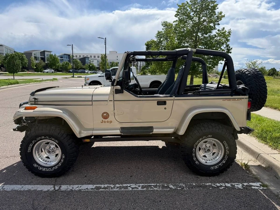 1994 Jeep YJ Wrangler - Image 5 of 13