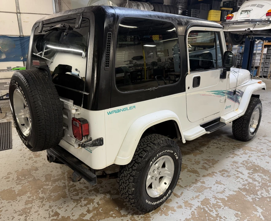 1994 Jeep YJ Wrangler - Image 26 of 27