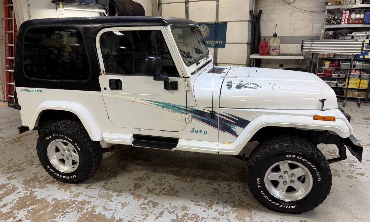 1994 Jeep YJ Wrangler - Image 24 of 27