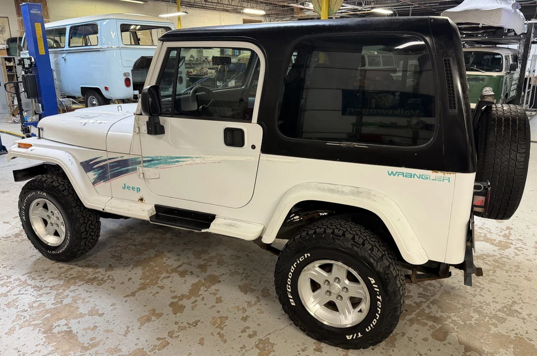 1994 Jeep YJ Wrangler - Image 17 of 27