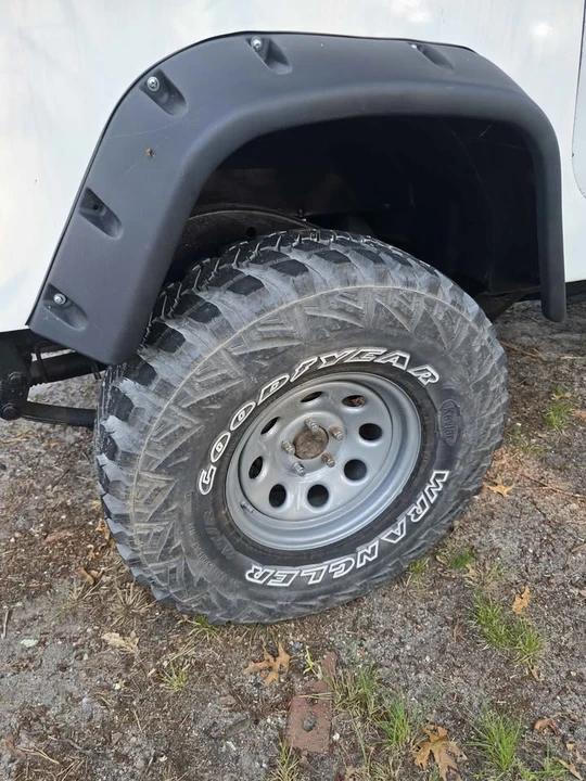 1994 Jeep YJ Wrangler - Image 5 of 10