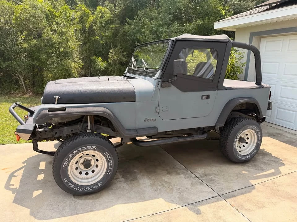 1994 Jeep YJ Wrangler - Image 5 of 11