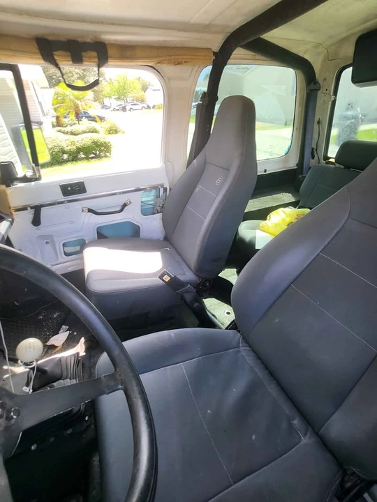 1994 Jeep YJ Wrangler - Image 5 of 11