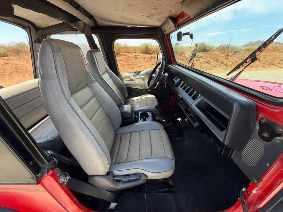1994 Jeep YJ Wrangler - Image 10 of 13