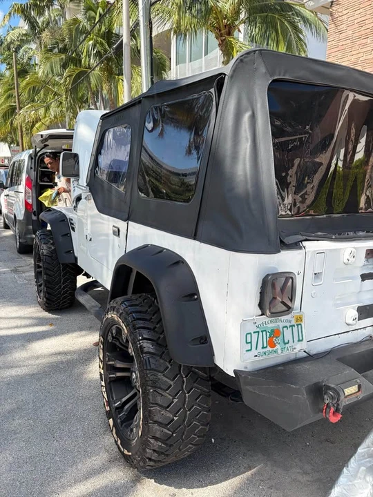 1994 Jeep YJ Wrangler - Image 5 of 10