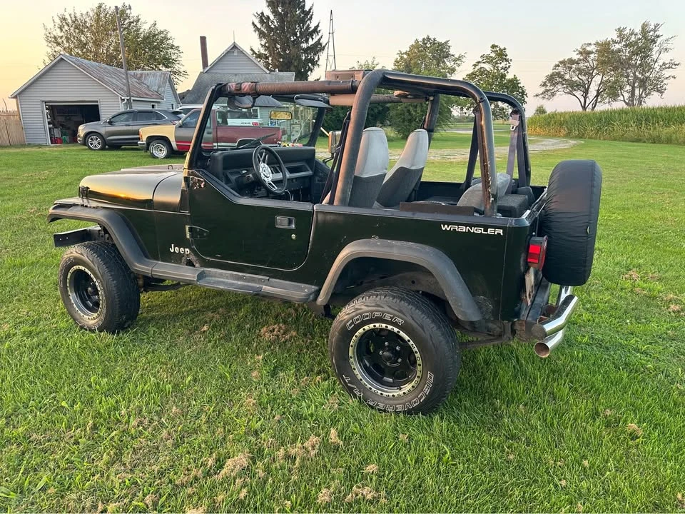 1994 Jeep YJ Wrangler - Image 7 of 13