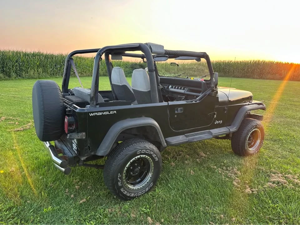 1994 Jeep YJ Wrangler - Image 5 of 13
