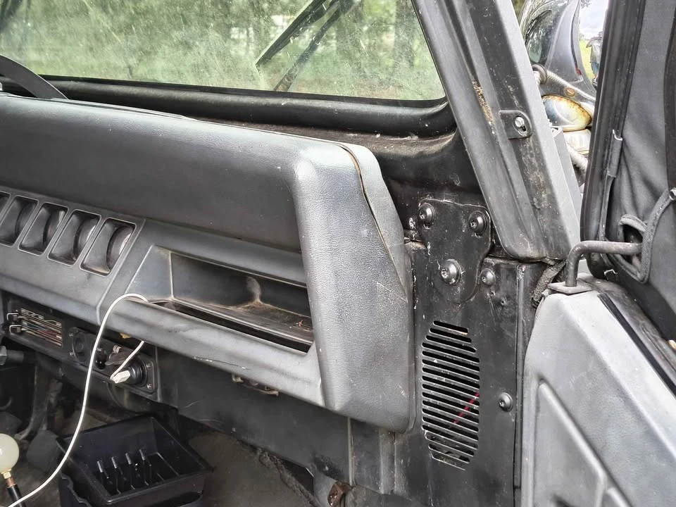 1994 Jeep YJ Wrangler - Image 10 of 11