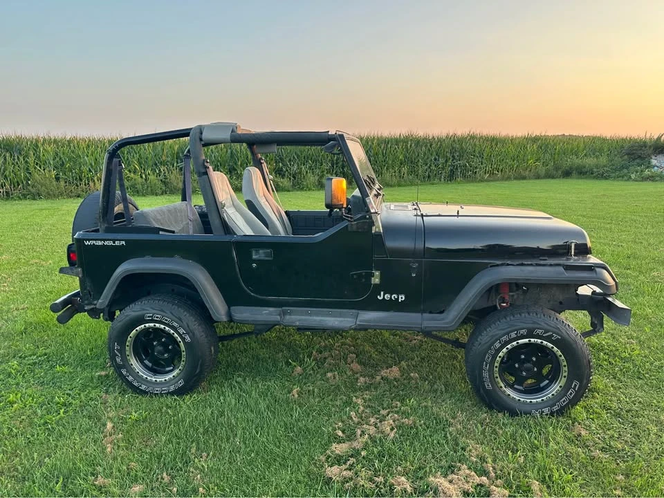 1994 Jeep YJ Wrangler - Image 4 of 13