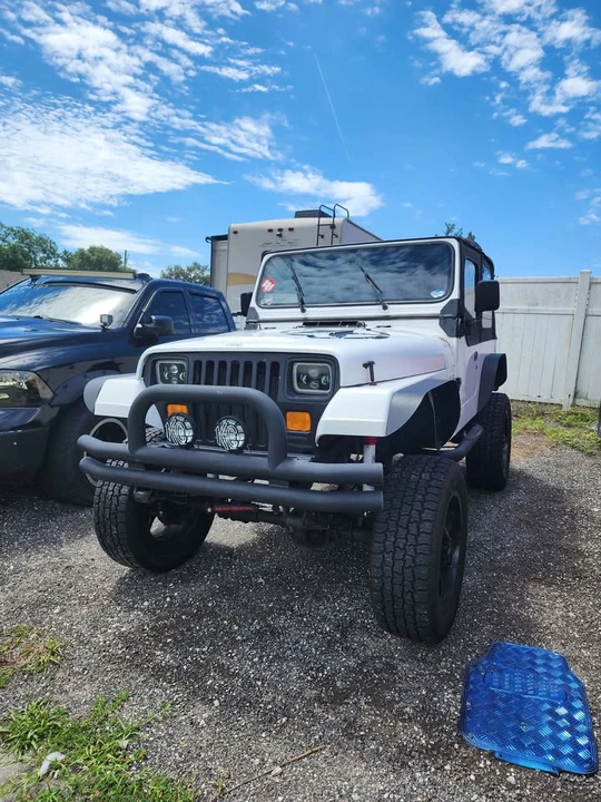 1994 Jeep YJ Wrangler - Image 5 of 5