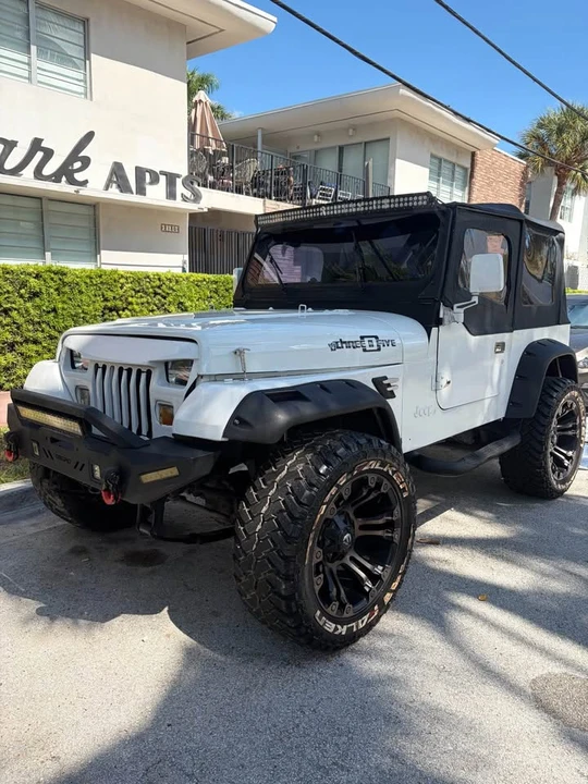 1994 Jeep YJ Wrangler - Image 6 of 10