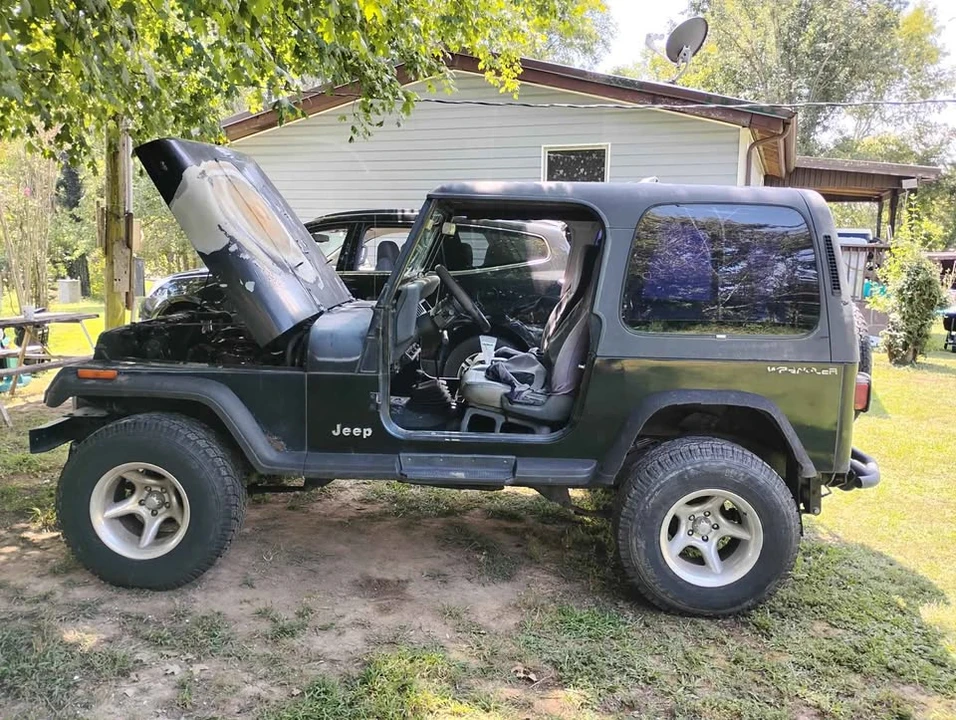 1994 Jeep YJ Wrangler - Image 2 of 3