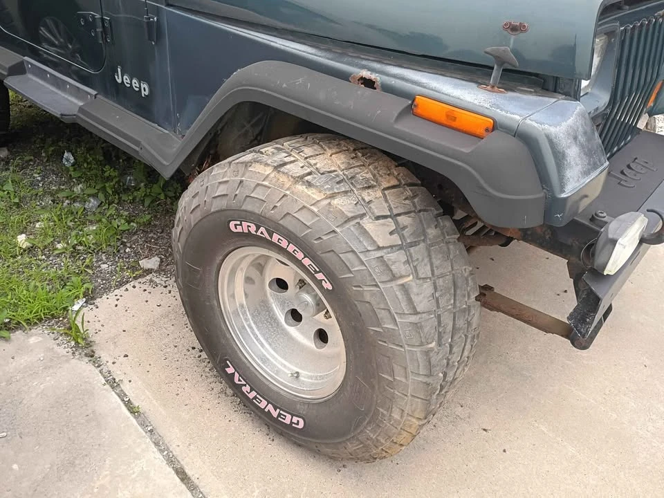 1994 Jeep YJ Wrangler - Image 9 of 10