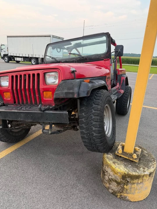 1994 Jeep YJ Wrangler - Image 7 of 11