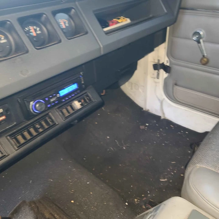 1994 Jeep YJ Wrangler - Image 9 of 11