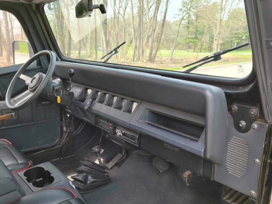 1994 Jeep YJ Wrangler - Image 5 of 17