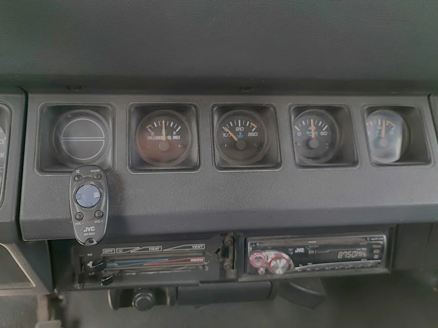 1994 Jeep YJ Wrangler - Image 12 of 17